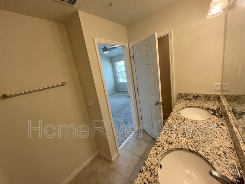 Building Photo - 1025 Pavia Dr