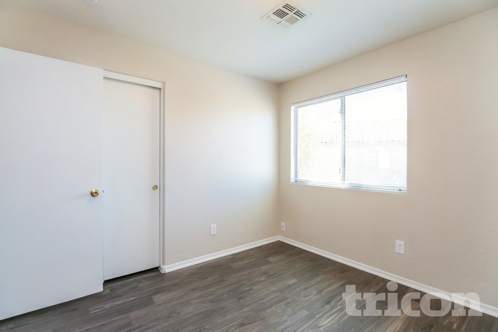 Building Photo - 1602 S 65th Glen