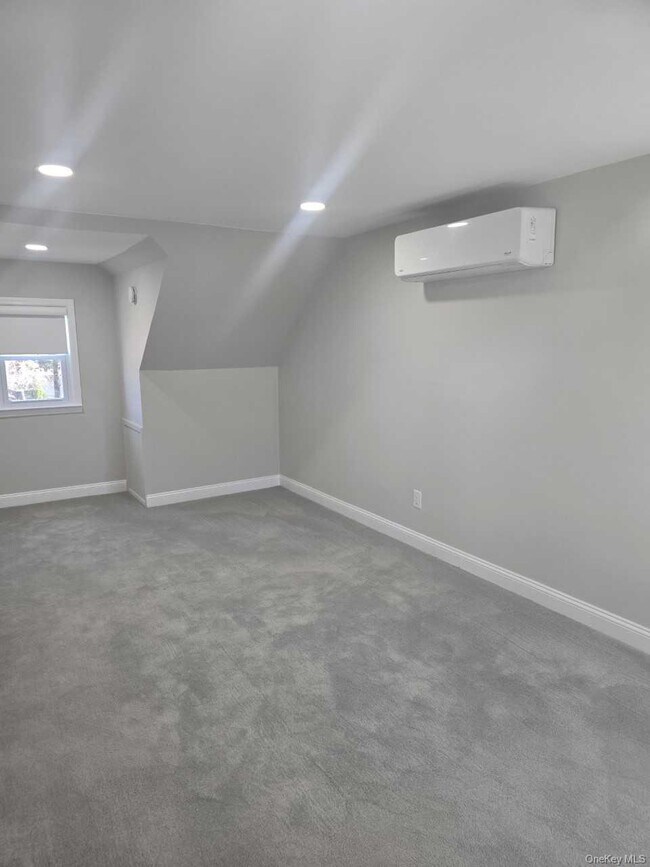 Building Photo - 119 Crown Ave