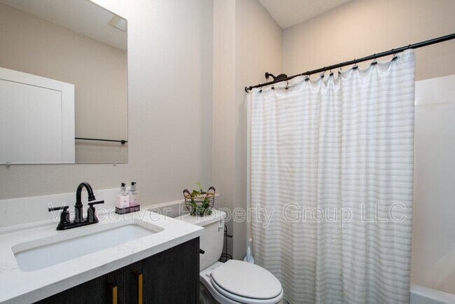 Building Photo - 1803 NE 148th Ct