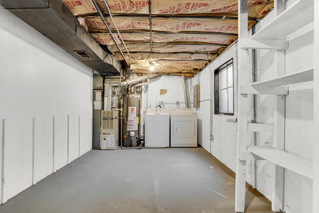 Building Photo - 2035 Stanley Ct