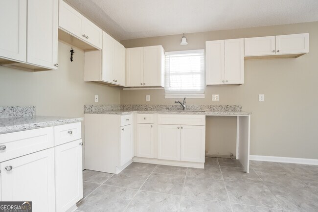 Building Photo - 38 Bakers Dr