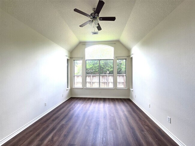 Building Photo - 2202 Cherry Hill Ct