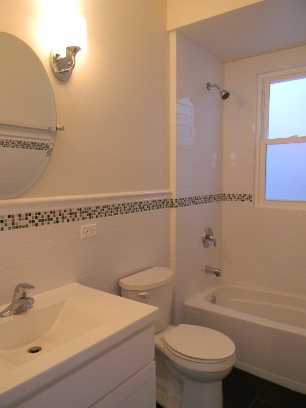 Building Photo - 4714 N Springfield Ave