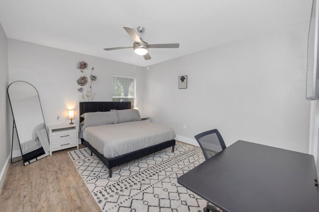 Building Photo - 4307 W Kennedy Blvd