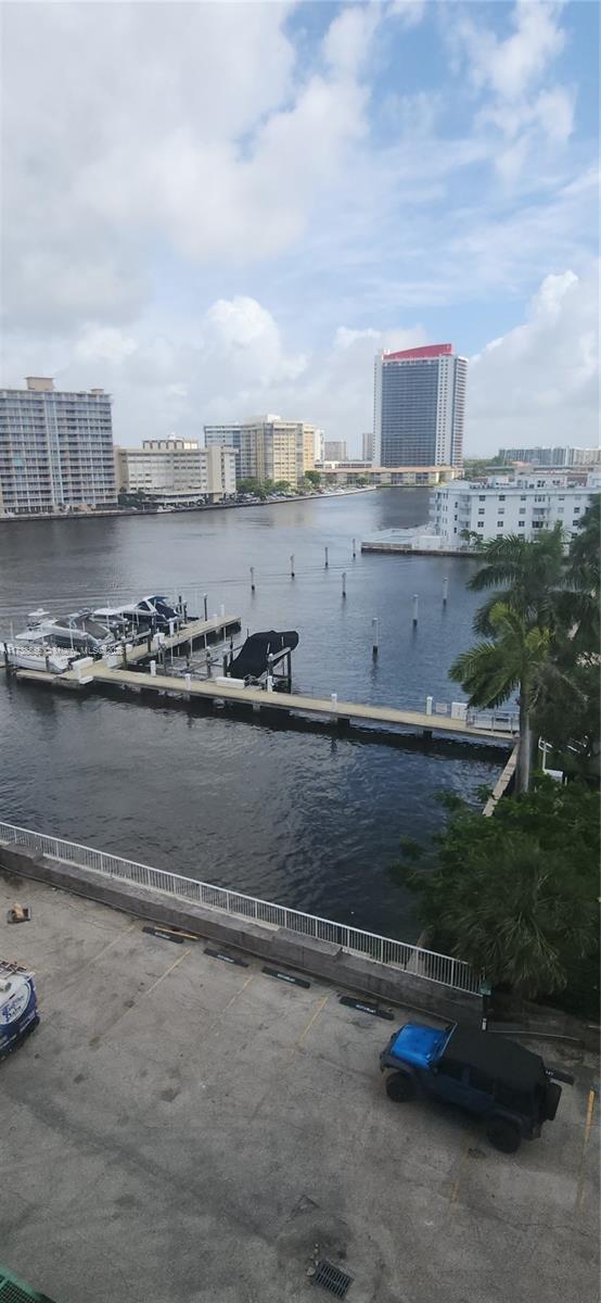 Building Photo - 1965 S Ocean Dr