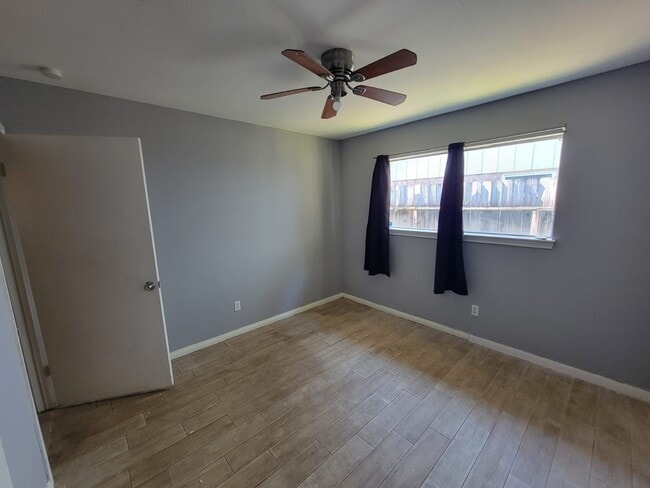 Building Photo - 431 N Forest Blvd