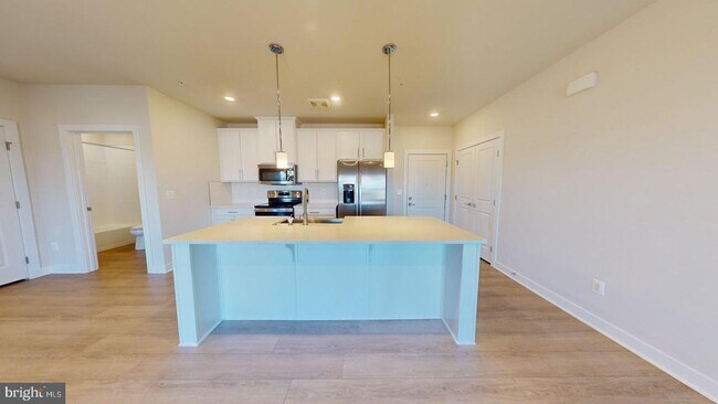 Building Photo - 12850 Mosaic Pk Wy