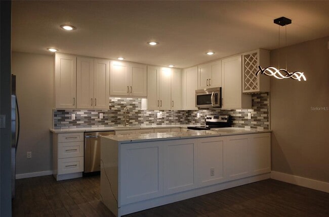 Building Photo - 1258 Pine Ridge Cir W