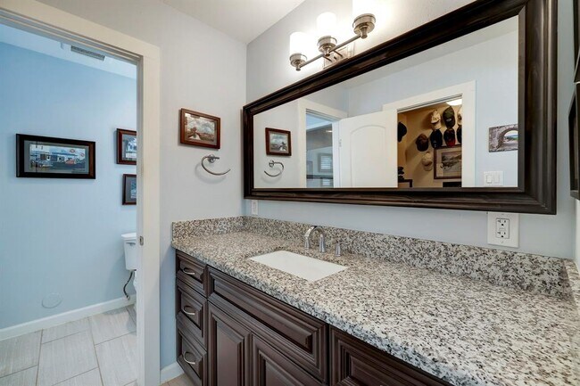Building Photo - 2910 Freshmeadows Dr