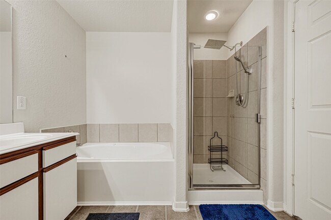 Building Photo - 15826 Sheldon Ridge Way