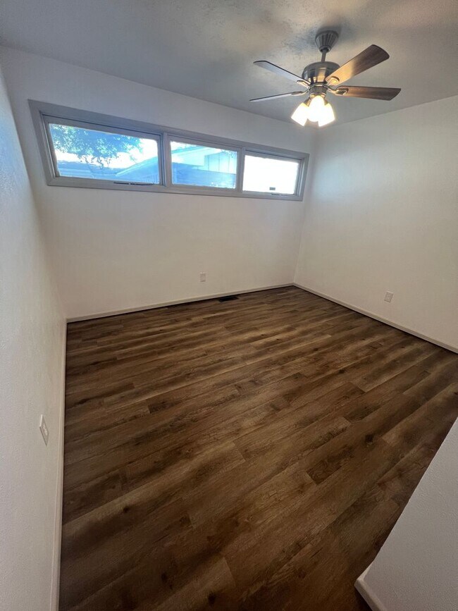 Building Photo - Pre Leasing for Fall 2026! Remodeled 3/2 near LCU!