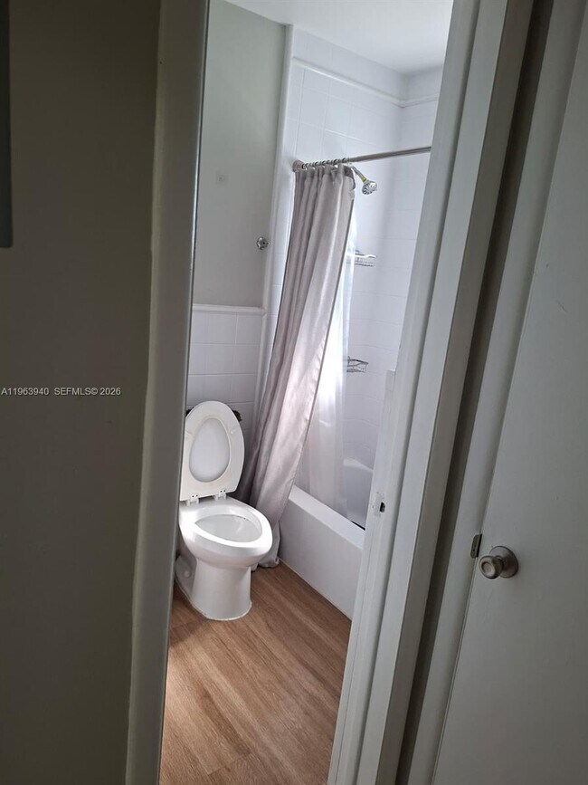 Building Photo - 13025 Emerald Dr