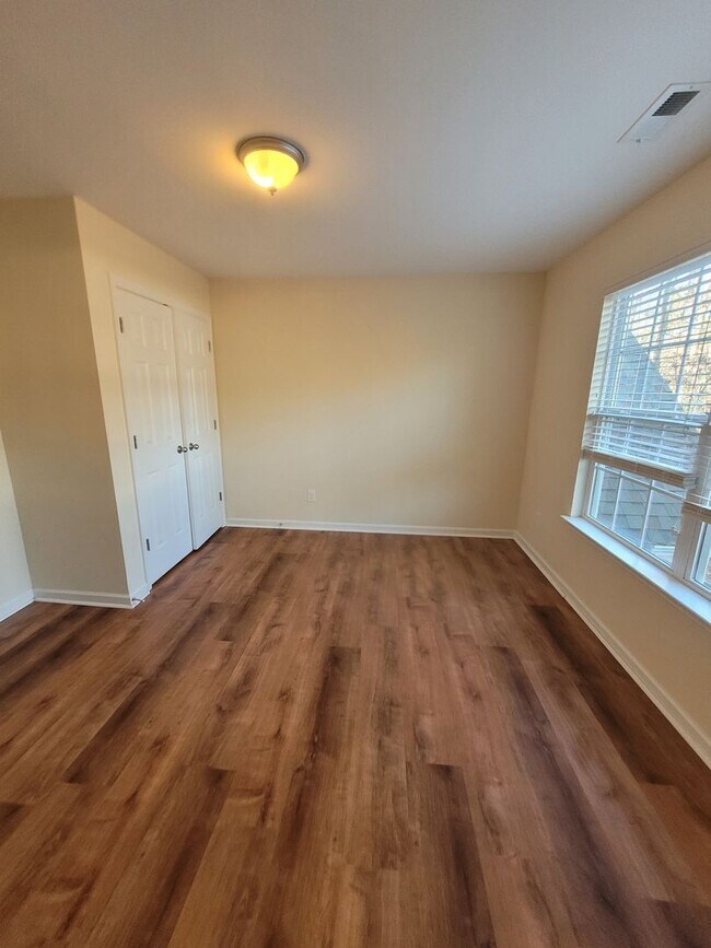 Building Photo - 8351 Thomas Jefferson Way