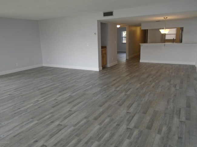 Building Photo - 840 N Atlantic Ave