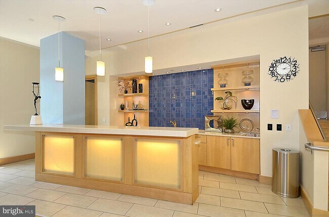 Building Photo - 475 K St NW