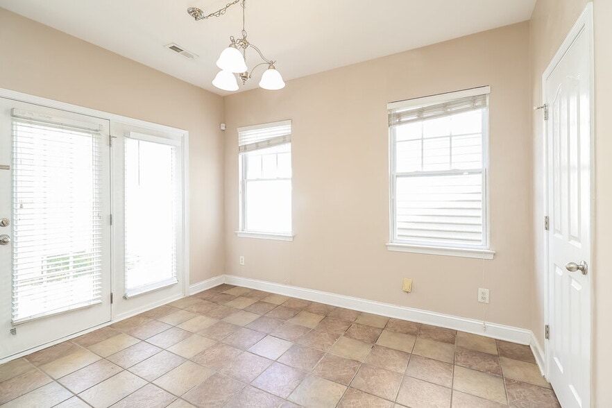 Building Photo - 13768 Aldenbrook Dr