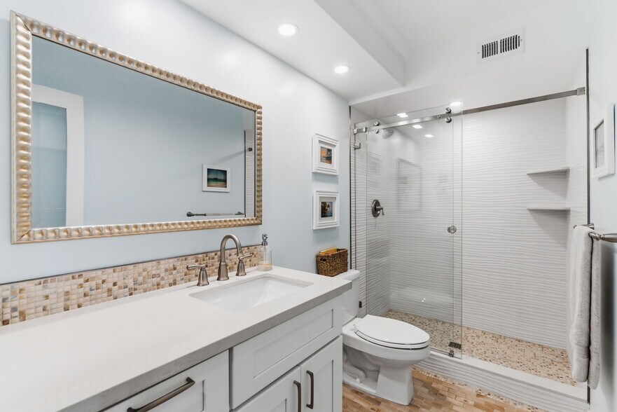 Building Photo - 3535 1st Ave