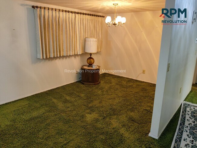 Building Photo - Welcome to living, Welcome to Hooper