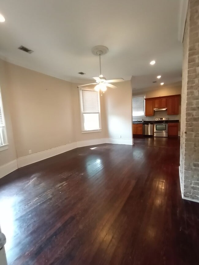 Building Photo - 121 N St Patrick St