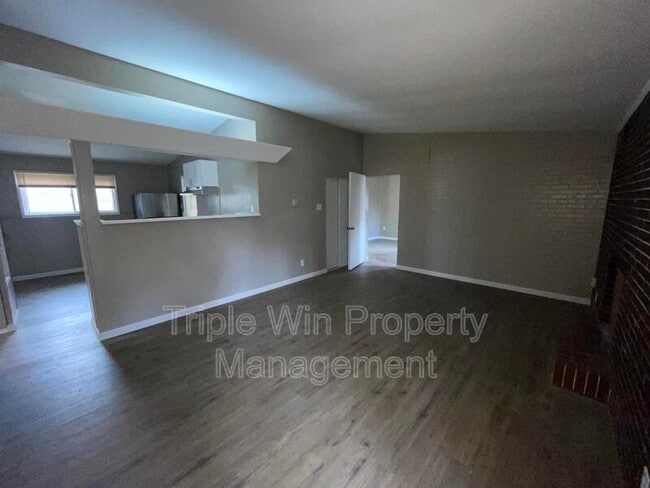 Building Photo - 8322 Sagewood Ln