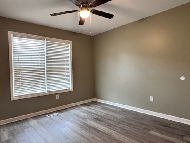 Building Photo - Charming 2-Bedroom Townhome in Prime Kennesaw Location!