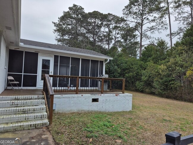 Building Photo - 930 Hill Pl