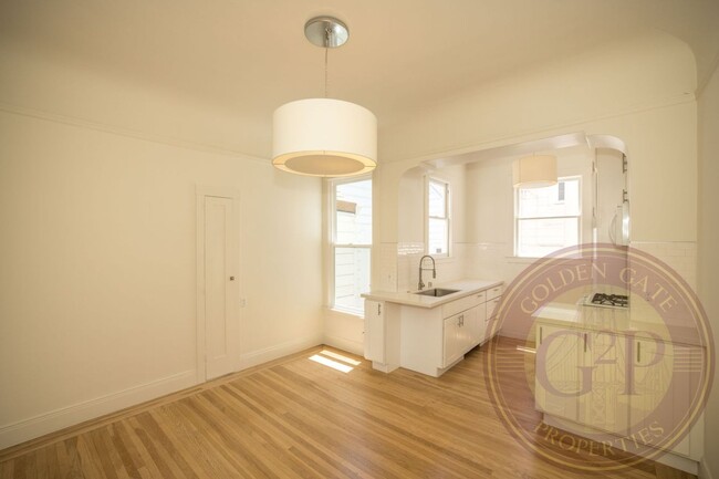 Building Photo - Cole Valley - 2 BR, 1 BA Condo 766 Sq. Ft....