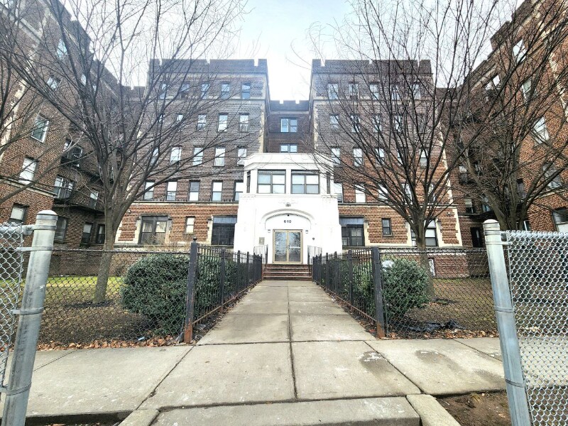 Building Photo - 600 Salem Ave