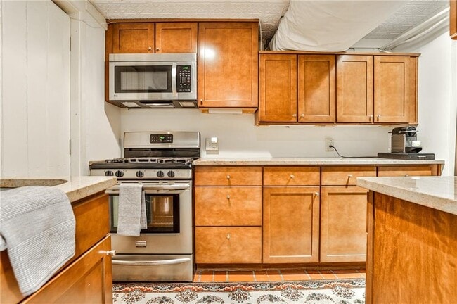 Building Photo - 25 Golf Cir NE