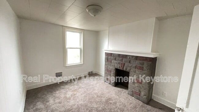 Building Photo - 1026 Mirror St