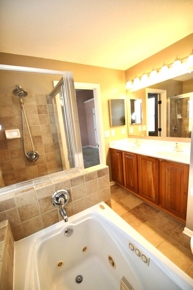 Building Photo - 7543 Ashley Meadow Dr