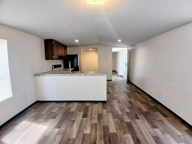 Building Photo - 715 Windwood Dr