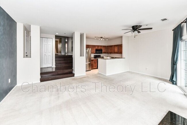 Building Photo - 275 S Pickett St