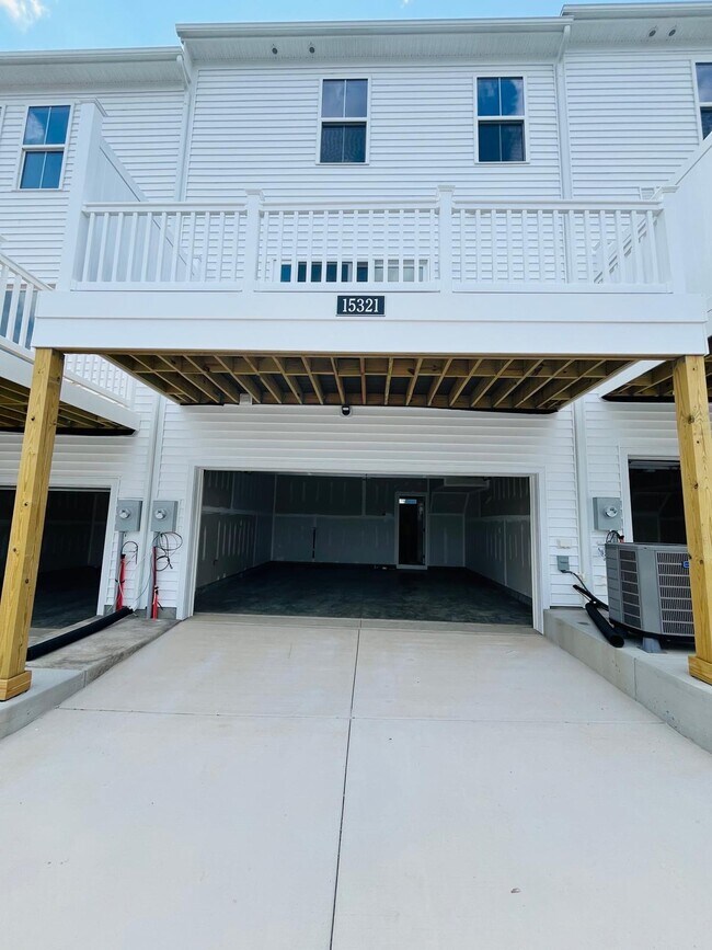 Building Photo - 15321 Sunray Aly