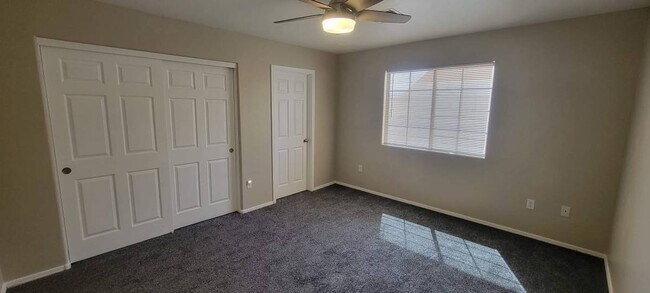 Building Photo - 564 W 12th St