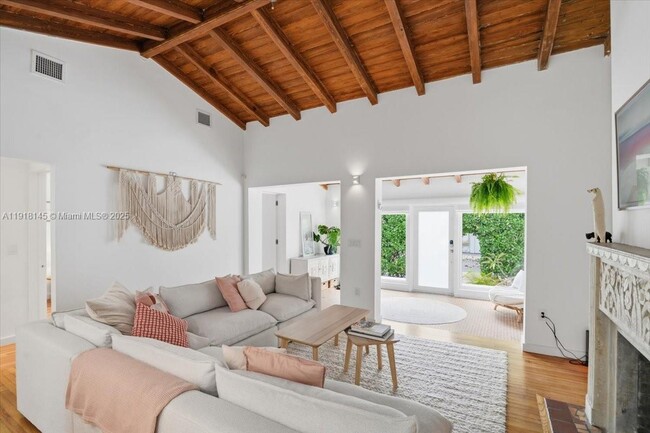 Building Photo - 753 NE 82nd Terrace