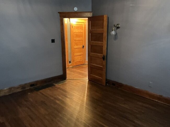 Building Photo - 1914 Hopkins Ave