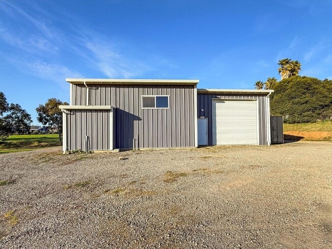 Building Photo - 2800 Roop Rd