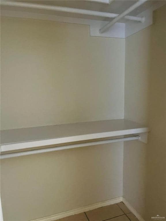 Building Photo - 16 Tulip Ave