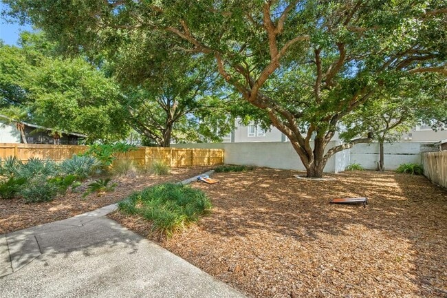 Building Photo - 4607 W McElroy Ave