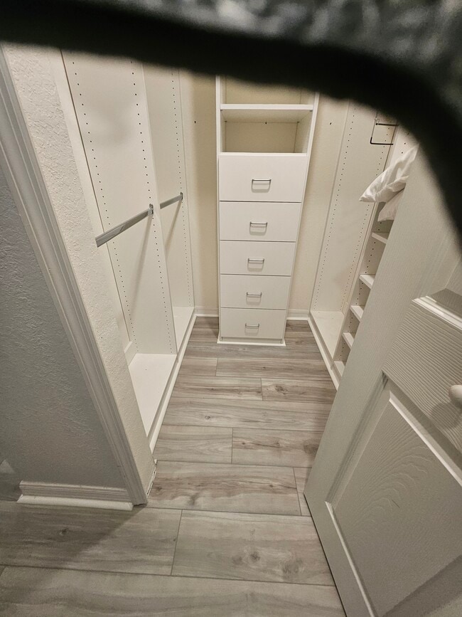 Building Photo - 17510 Gawthrop Dr