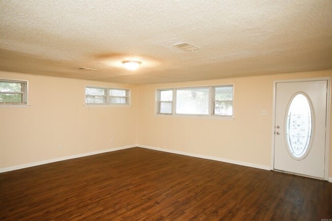 Building Photo - 6914 Juniper Rd