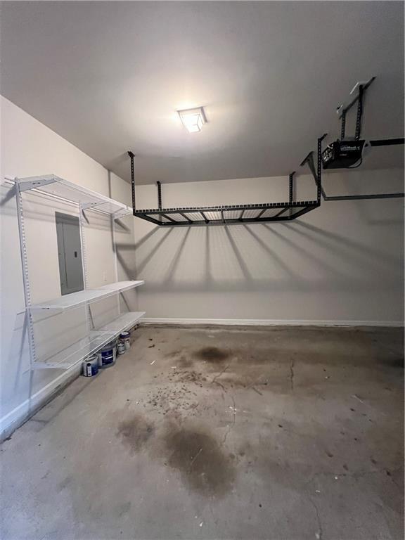 Building Photo - 4957 Sherwood Way