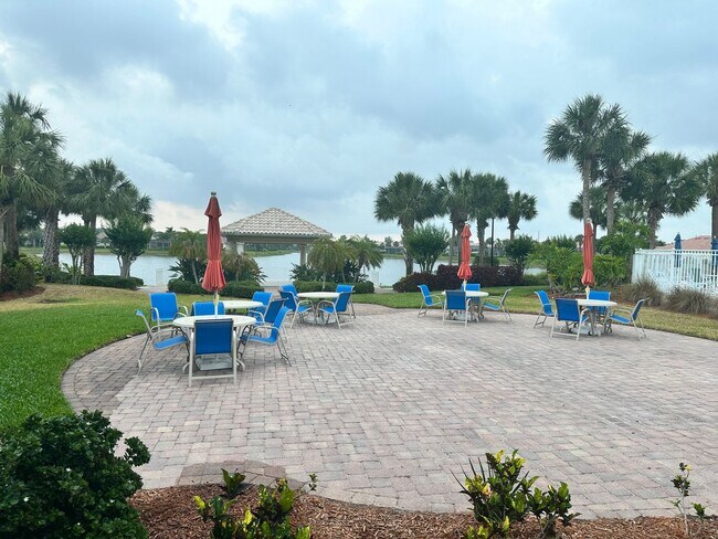 Building Photo - 4-bd,3-bth in The Isles-One Of Palmer Ranch’s Most Sought After Community