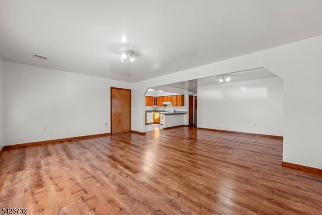 Building Photo - 937 Grove St