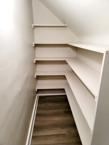 Pantry - 3933 Homewood Ave