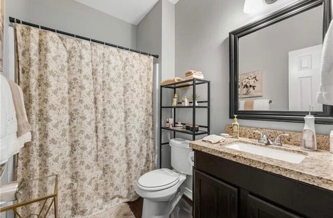 Building Photo - 410 Montclair Ave