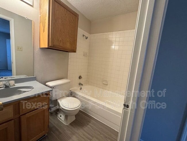 Building Photo - 4004 W Pioneer Dr