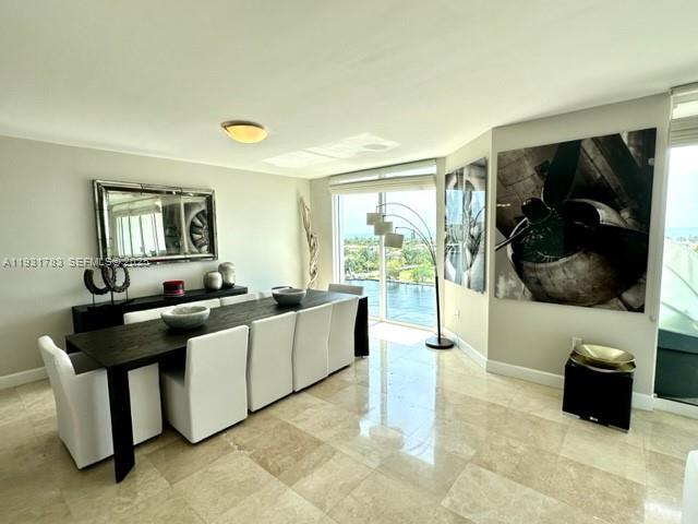 Building Photo - 20201 E Country Club Dr